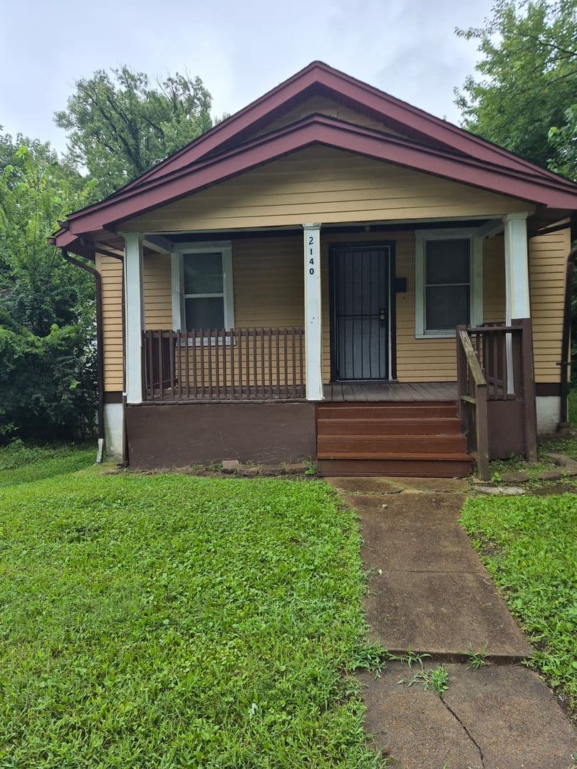 Saint Louis House: 2140 Rose Bud Ave