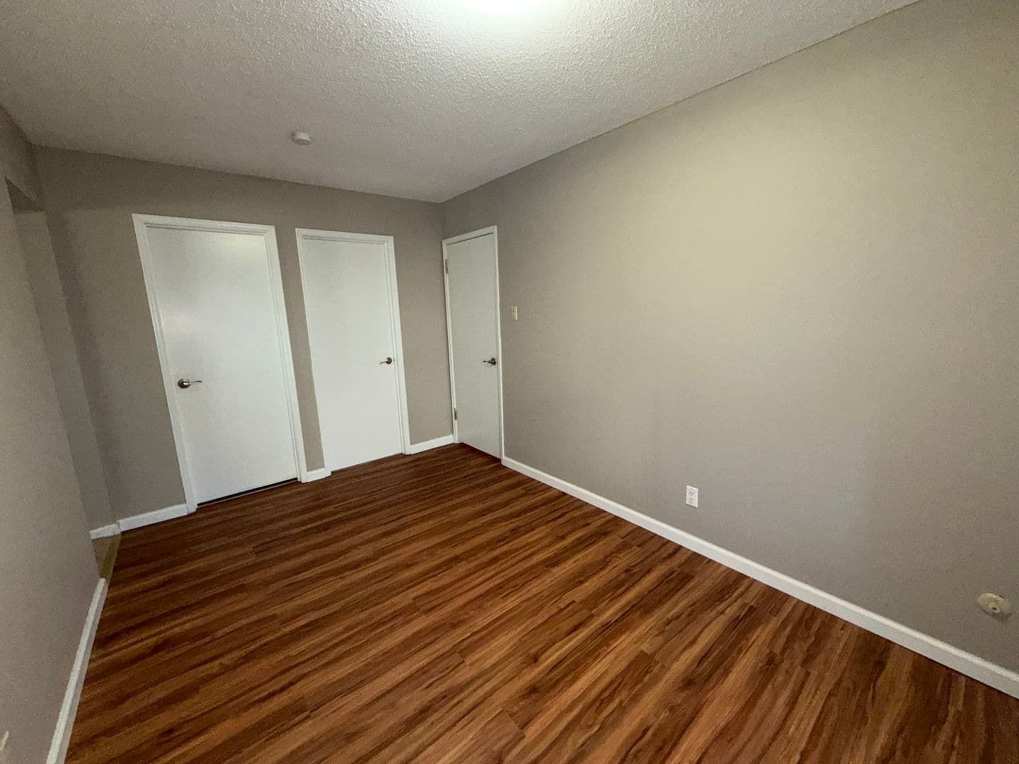 Manchester House: 1 Nicolet Dr