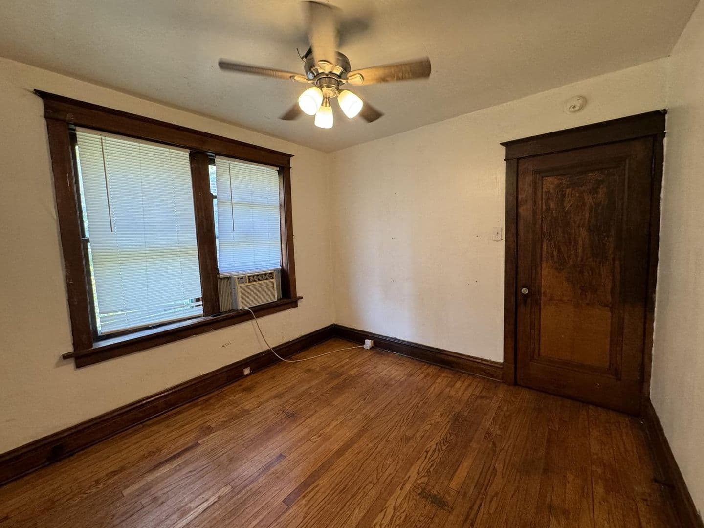 Saint Louis House: 5741 Floy Ave