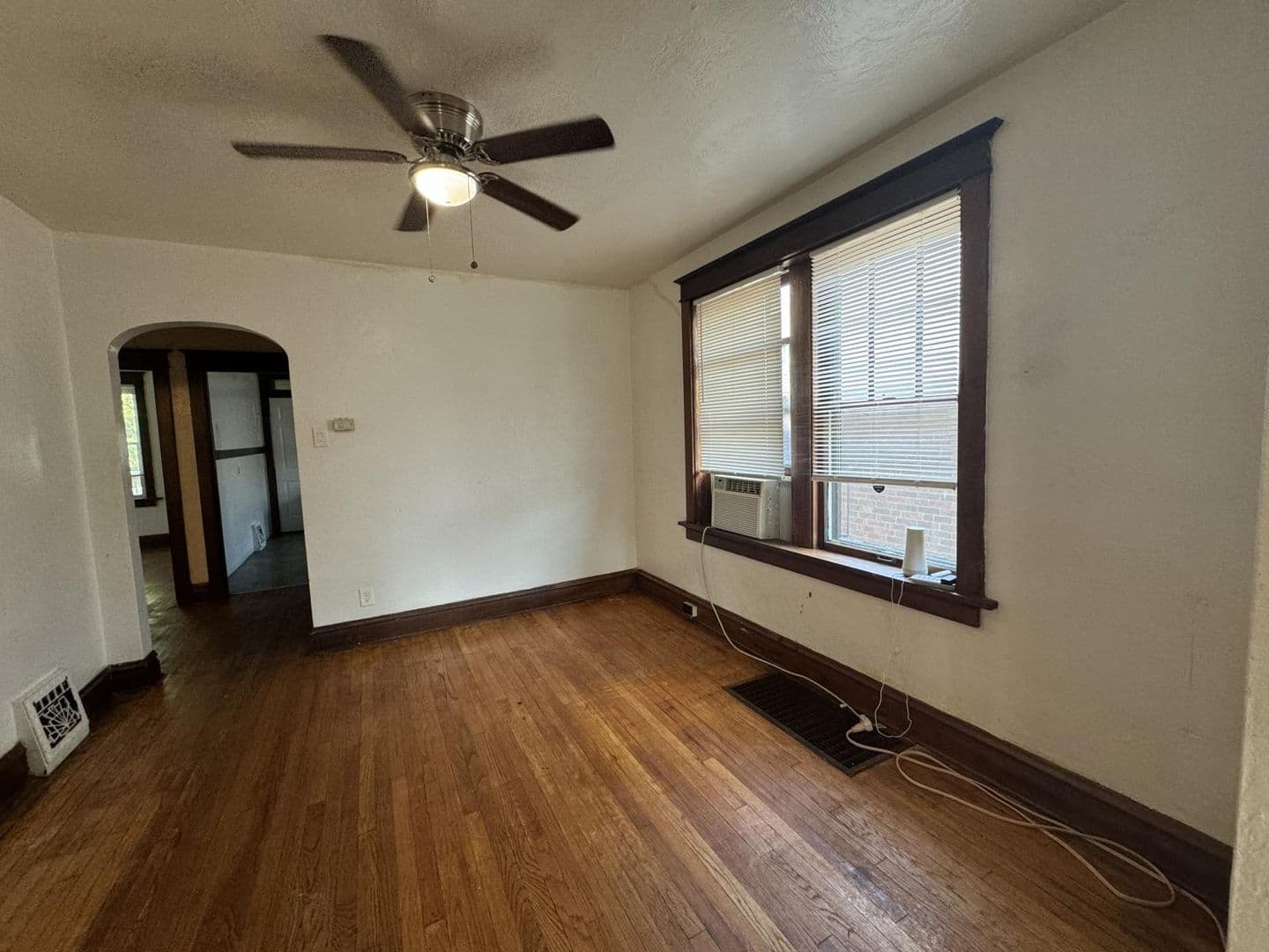 Saint Louis House: 5741 Floy Ave