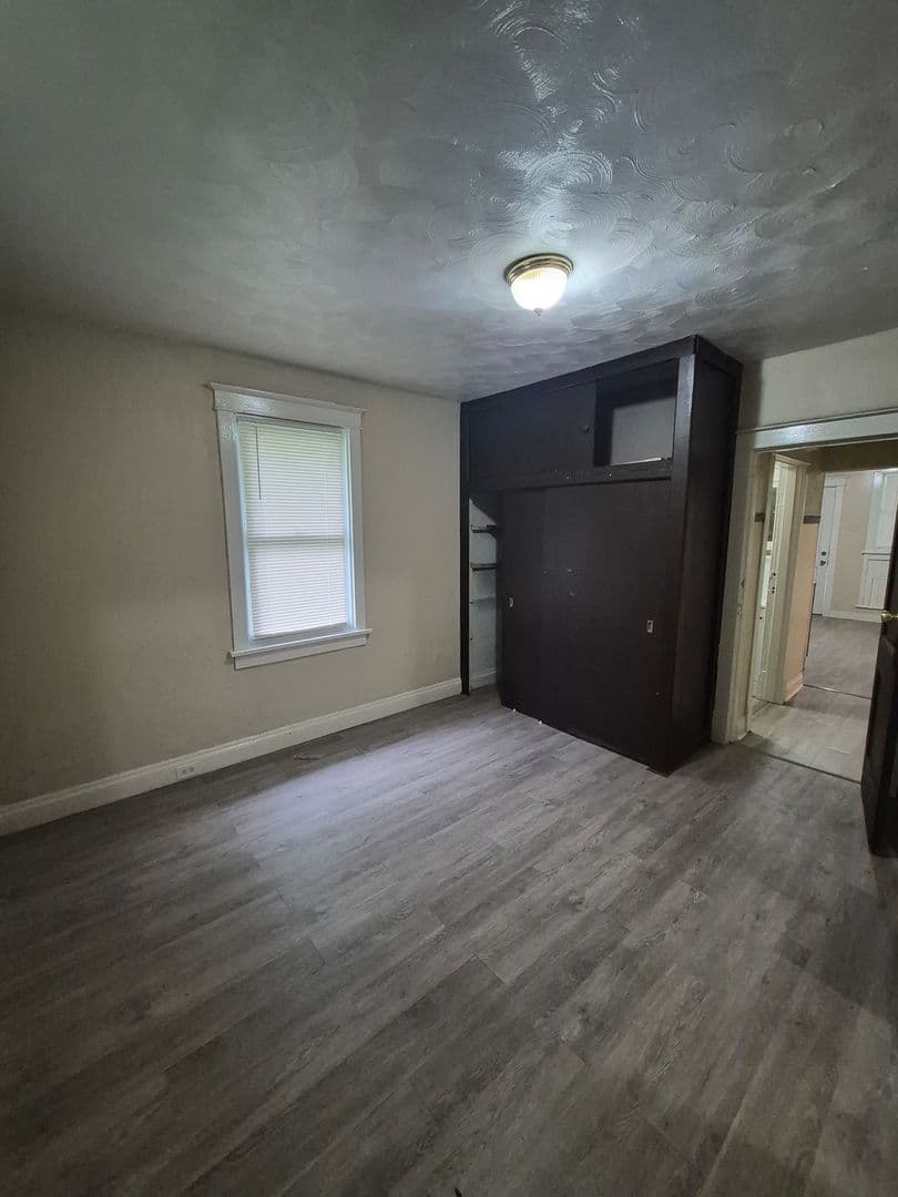 Saint Louis House: 2140 Rose Bud Ave