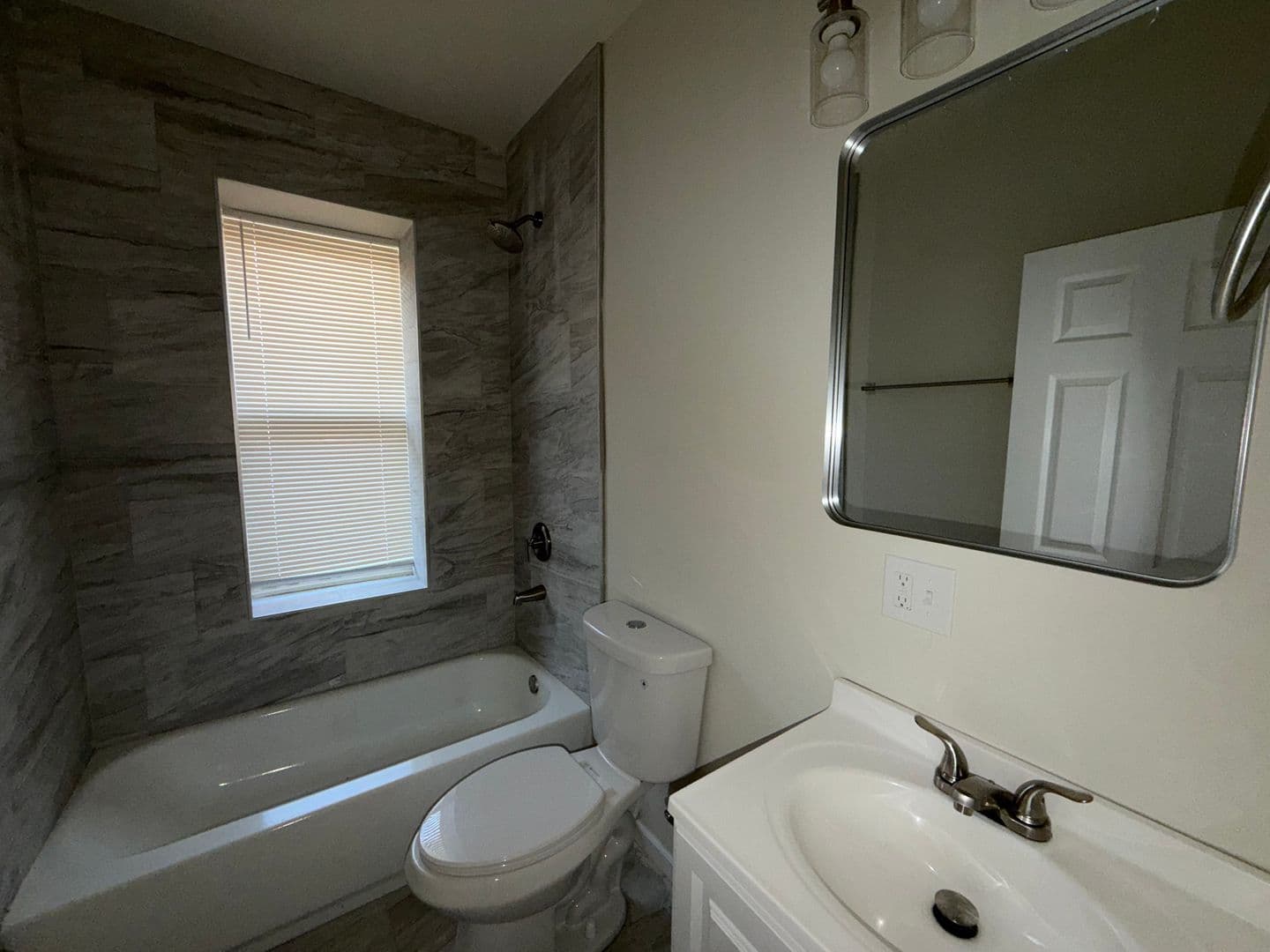 Saint Louis Apartment: 5909 Cates Ave