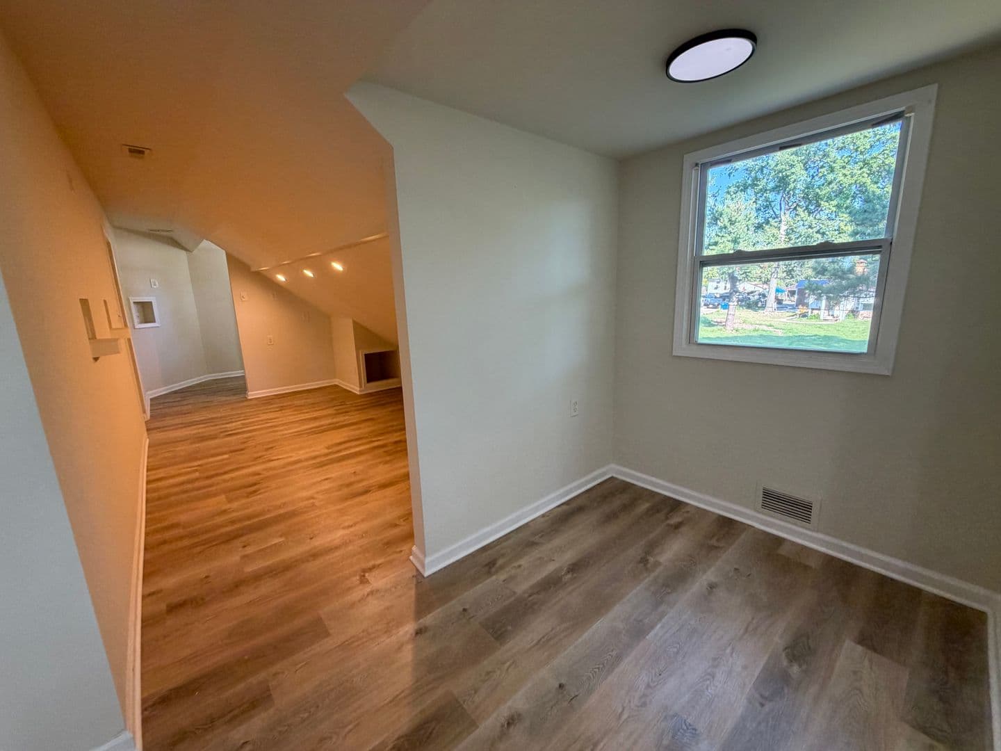 Saint Louis House: 13091 E Lakeridge Dr.