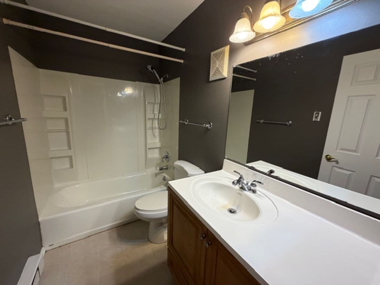 Hazelwood House: 7489 Hazelcrest Dr