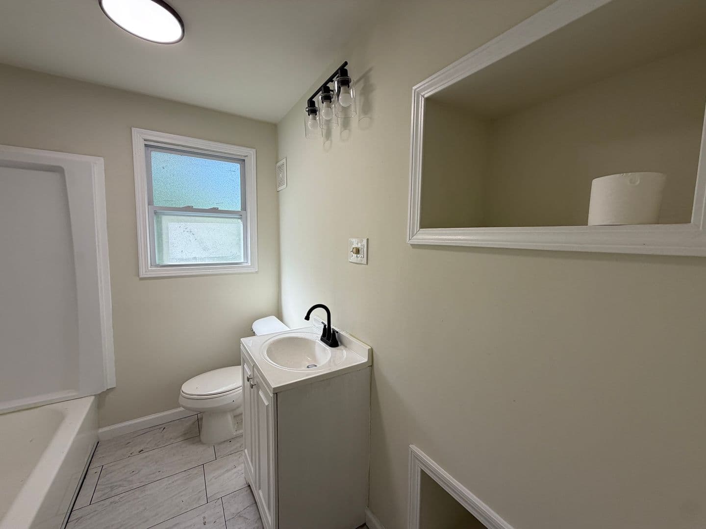 Saint Louis House: 13091 E Lakeridge Dr.