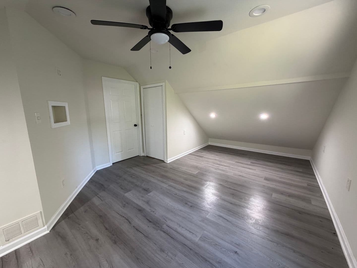 Saint Louis House: 13091 E Lakeridge Dr.