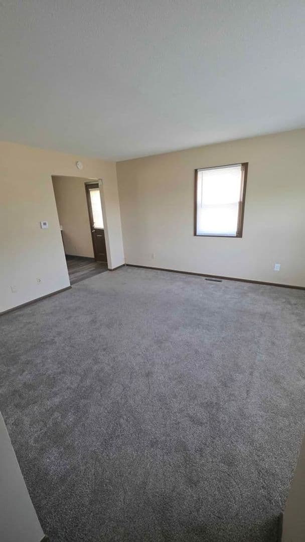 Des Moines Townhome: 3314 Valdez Ct