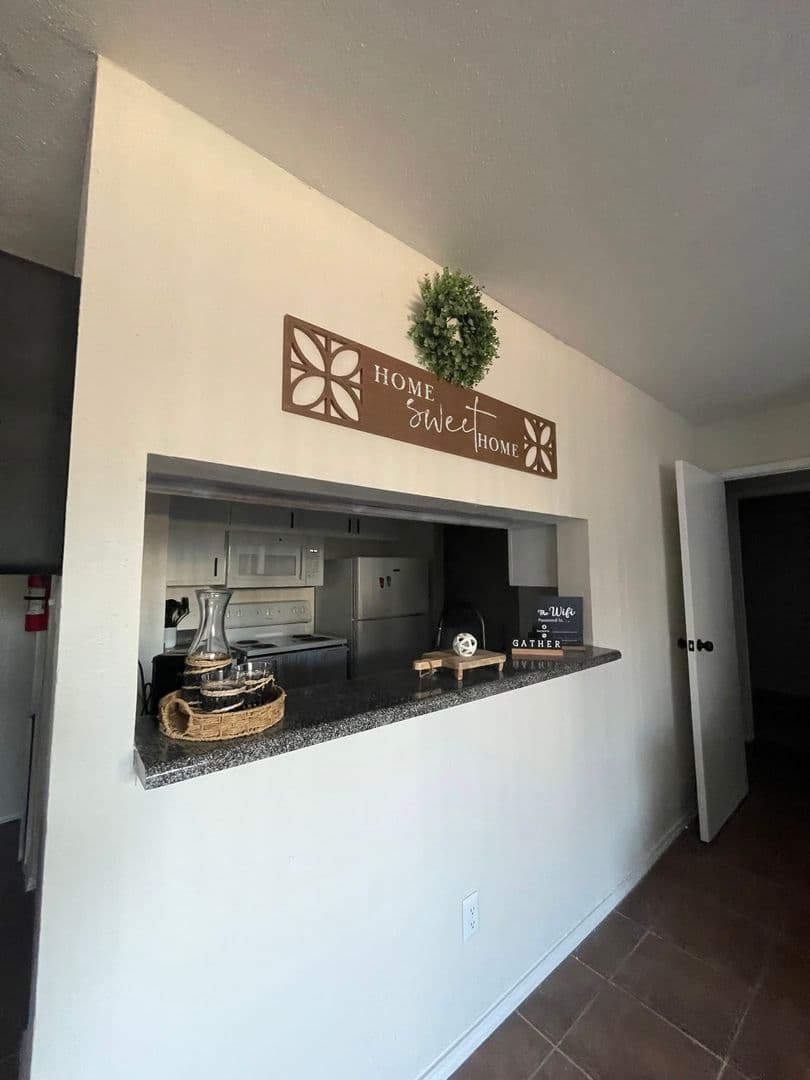 Lake Jackson Apartment: 420 Garland Dr