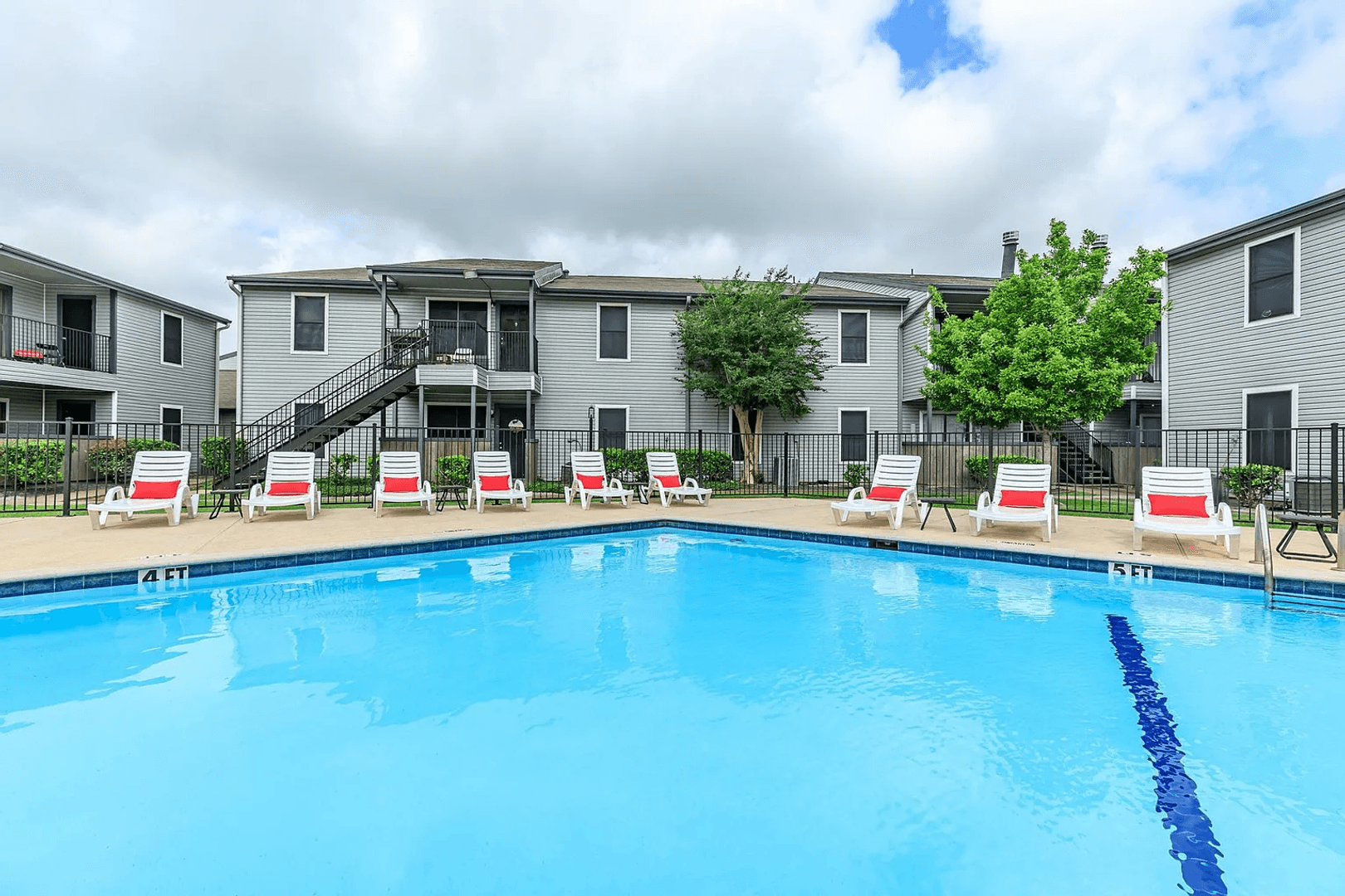 Lake Jackson Apartment: 420 Garland Dr