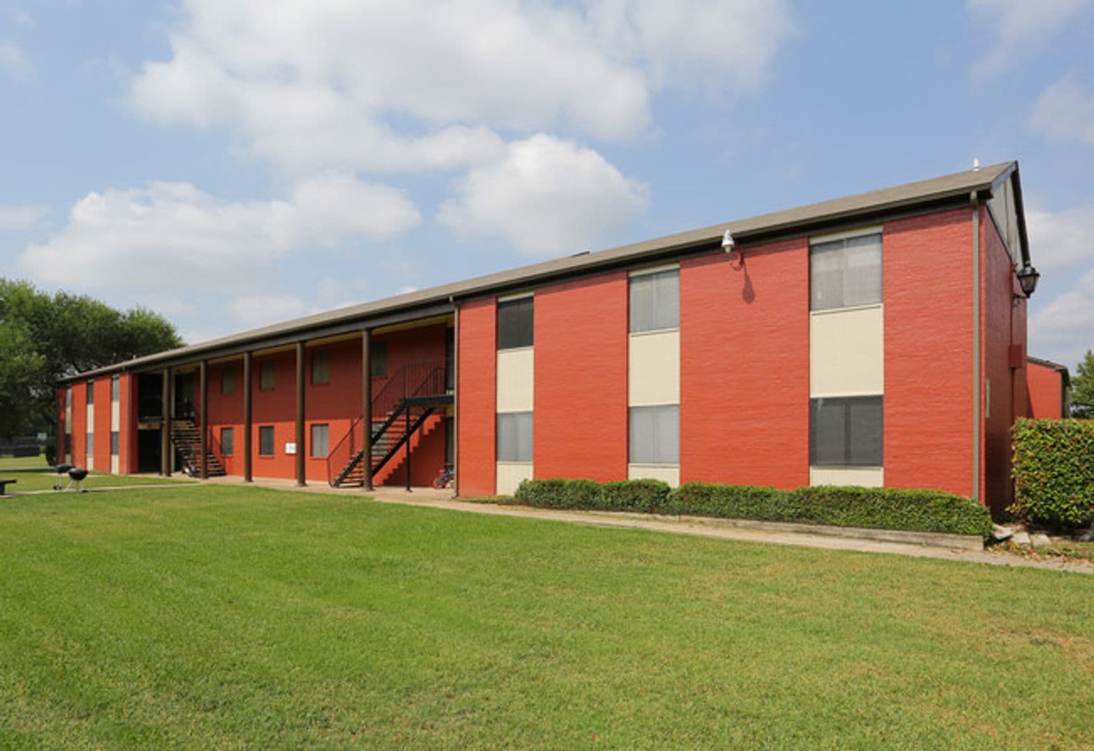 Waco Apartment: 1800 Primrose Dr