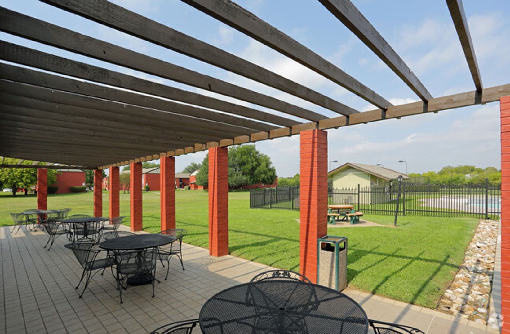 Waco Apartment: 1800 Primrose Dr