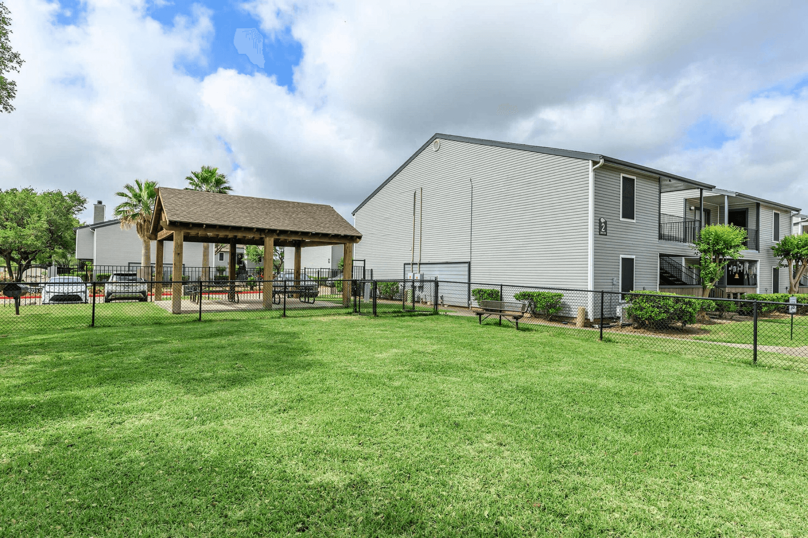 Lake Jackson Apartment: 420 Garland Dr