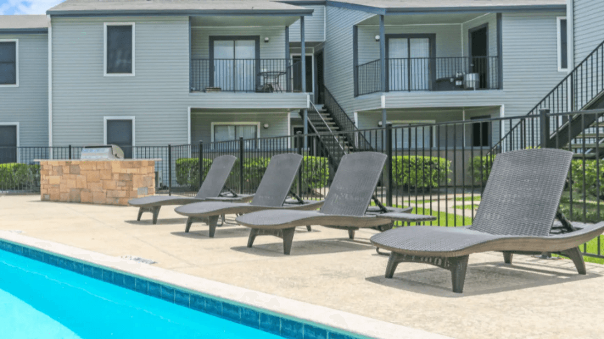 Lake Jackson Apartment: 420 Garland Dr