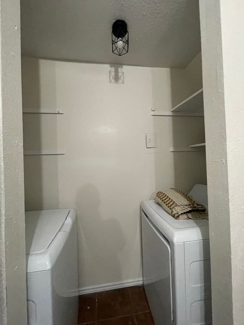 Lake Jackson Apartment: 420 Garland Dr