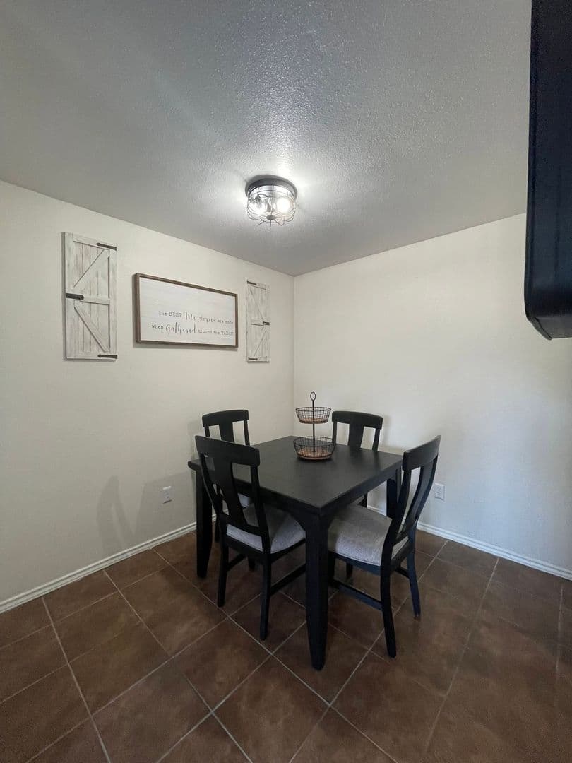 Lake Jackson Apartment: 420 Garland Dr