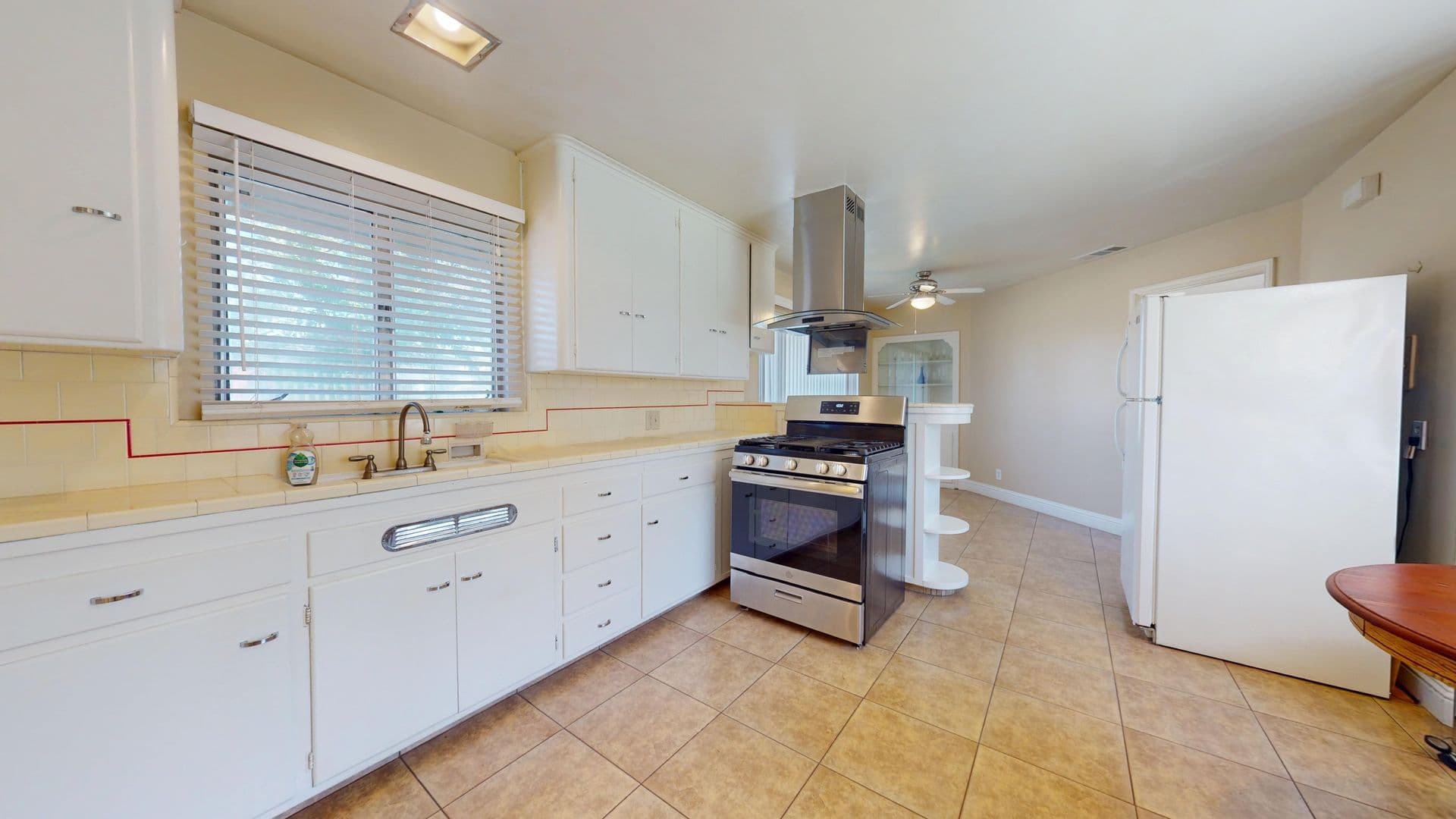Fresno House: 1495 Adoline Ave
