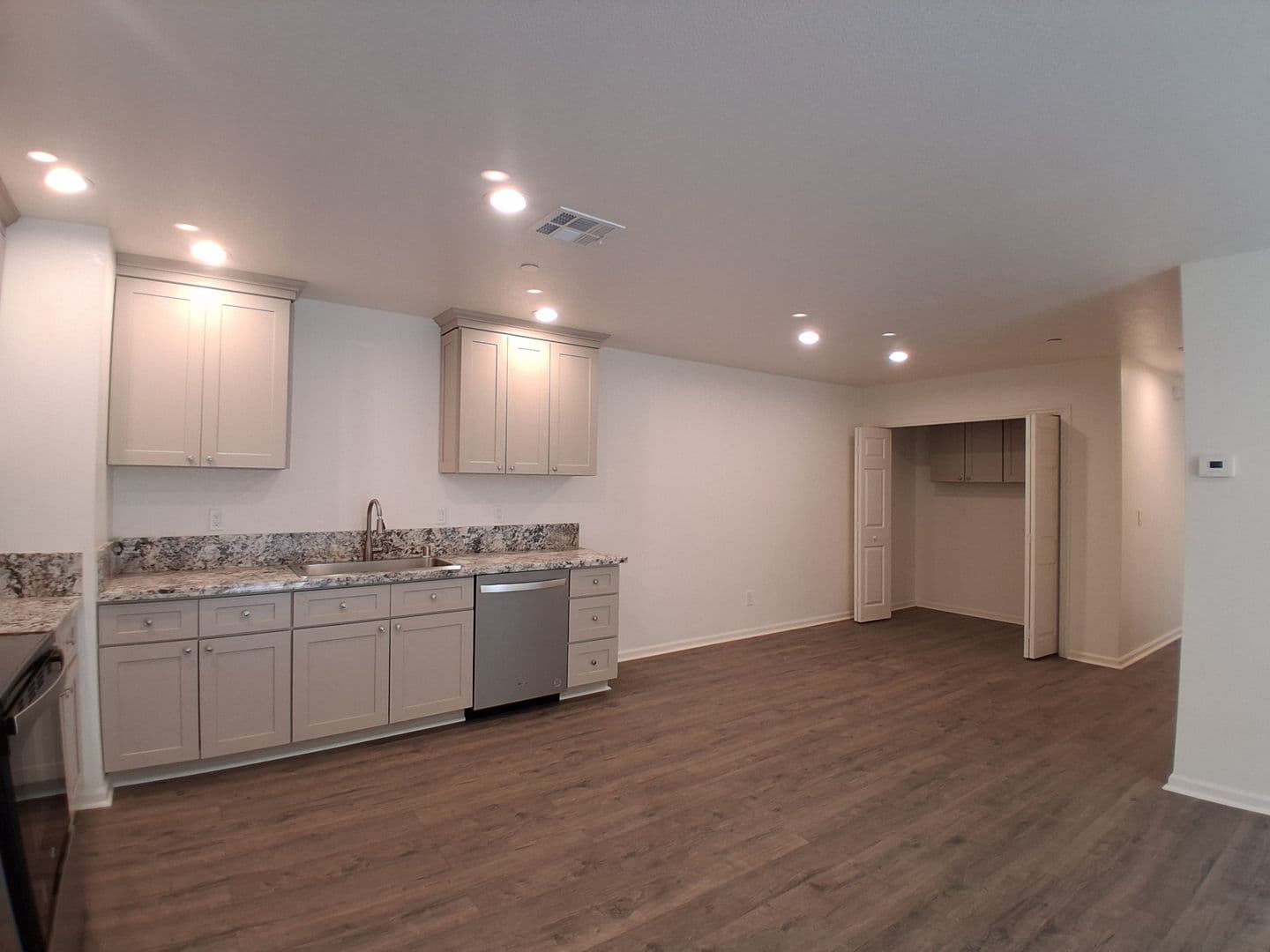 Modesto Apartment: 3016 Lake Park Court