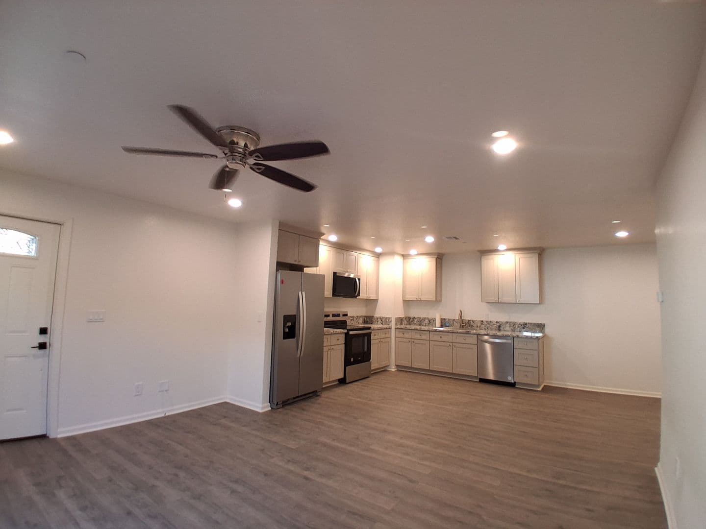 Modesto Apartment: 3016 Lake Park Court
