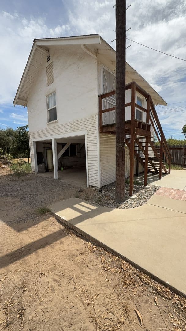 Modesto House: 2619 Maze Blvd