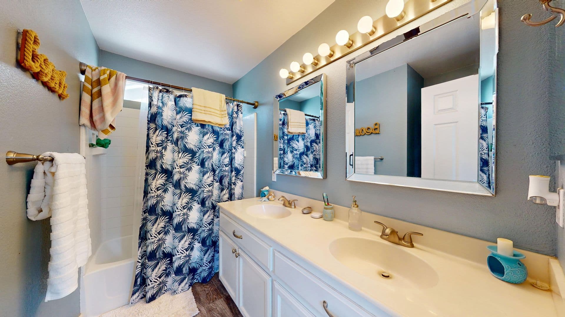 Riverbank House: 5446 Antique Rose Way