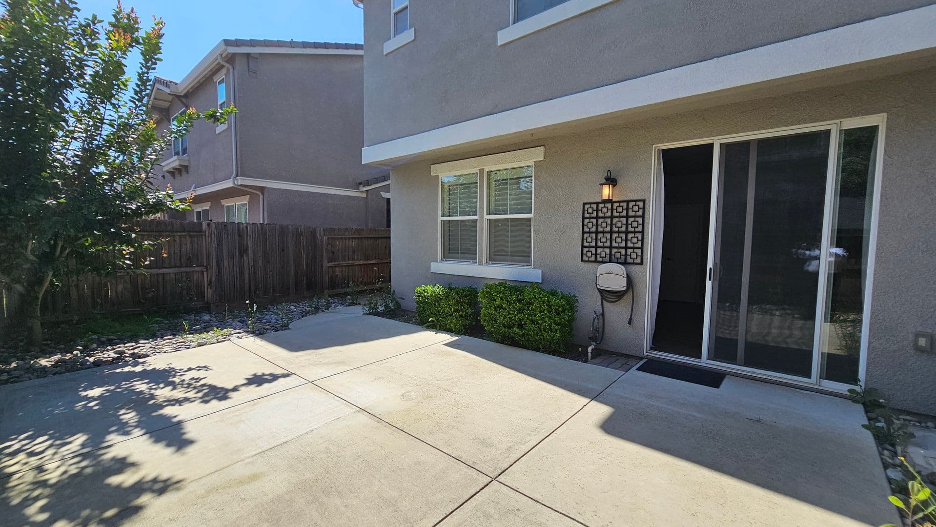 Clovis House: 373 N. Amedeo Lane