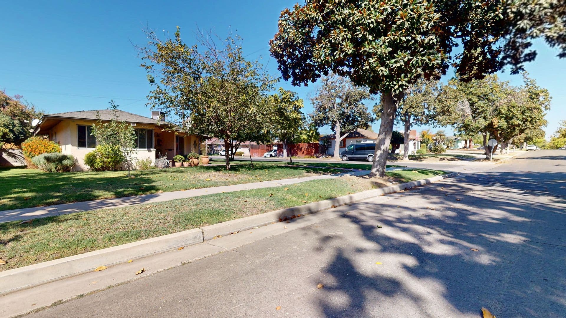 Fresno House: 1495 Adoline Ave