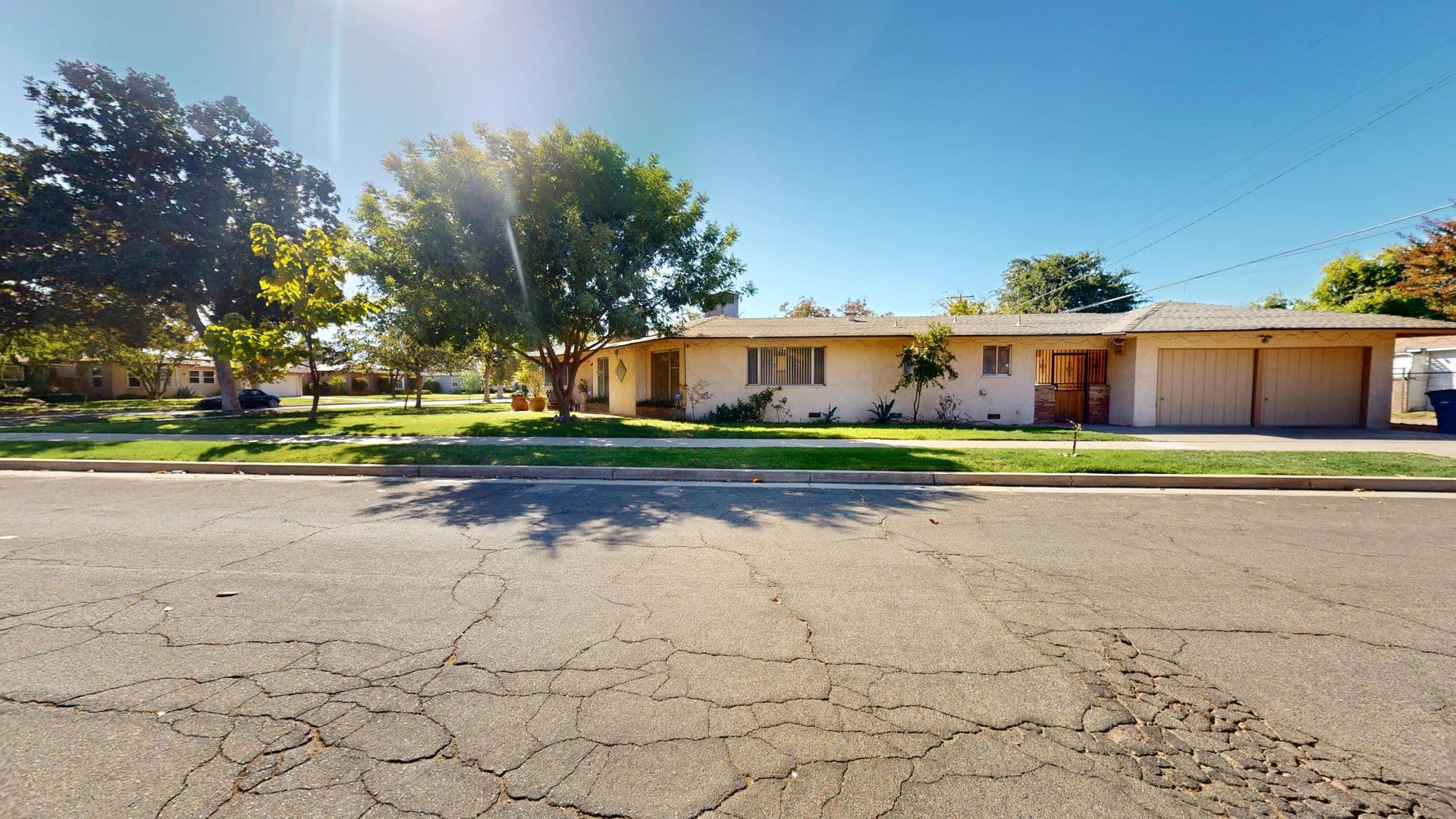 Fresno House: 1495 Adoline Ave