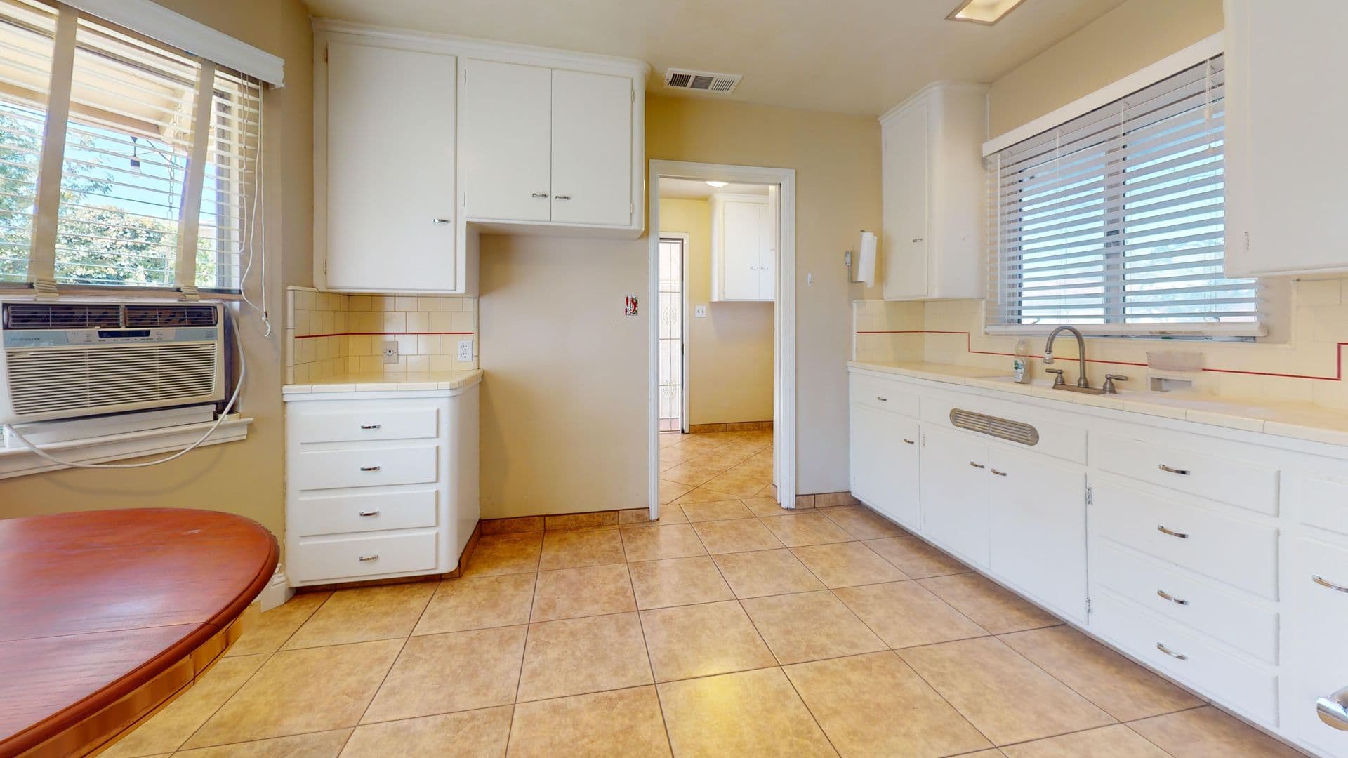 Fresno House: 1495 Adoline Ave