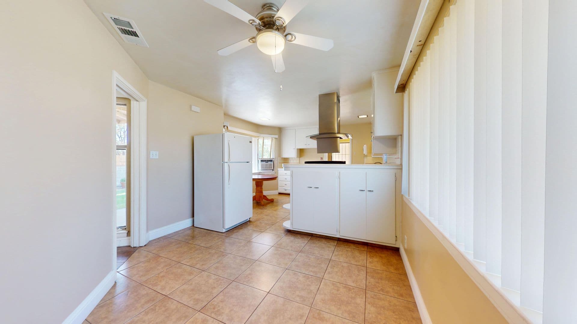 Fresno House: 1495 Adoline Ave