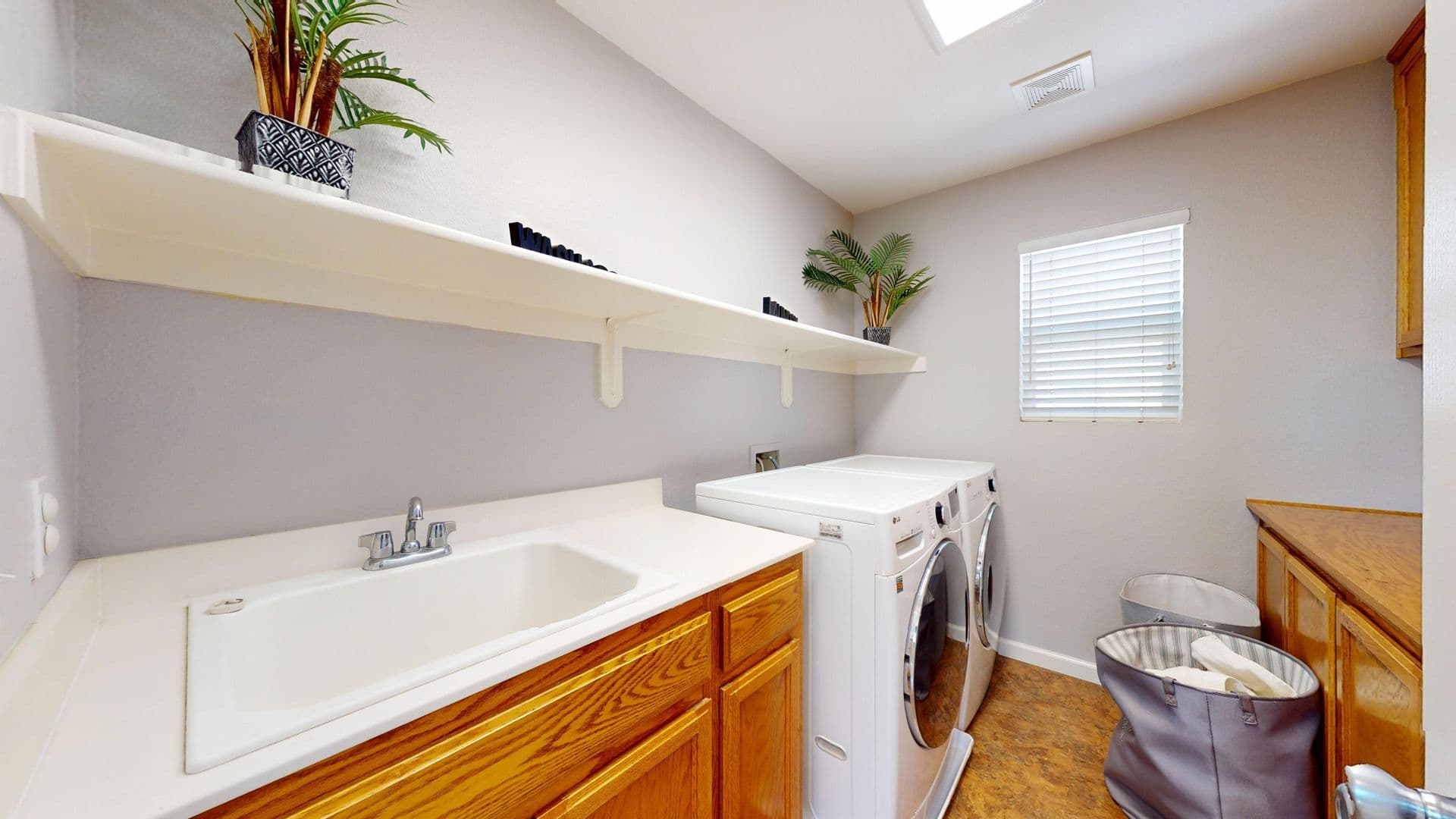 Riverbank House: 5446 Antique Rose Way