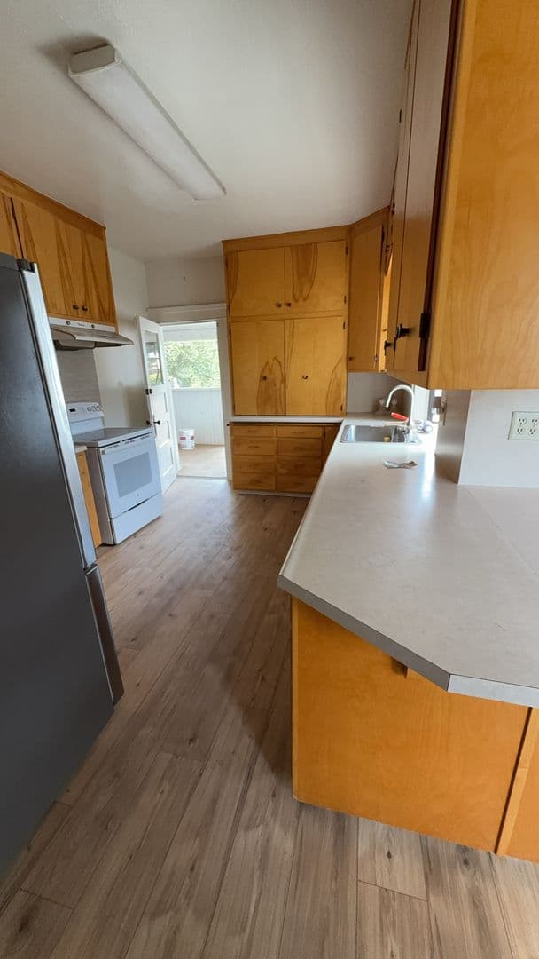 Modesto House: 2619 Maze Blvd