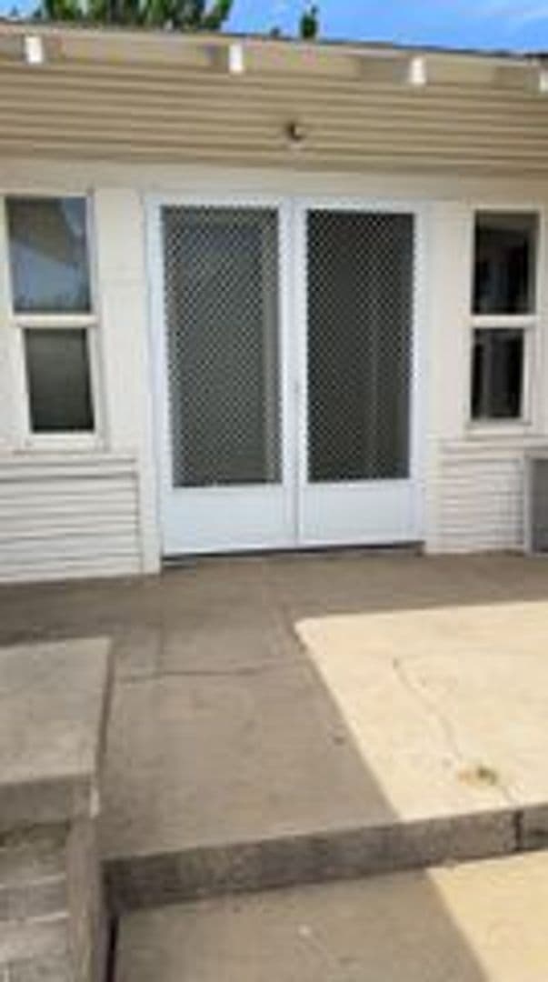 Modesto House: 2619 Maze Blvd