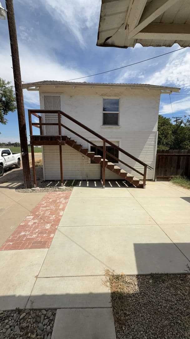 Modesto House: 2619 Maze Blvd