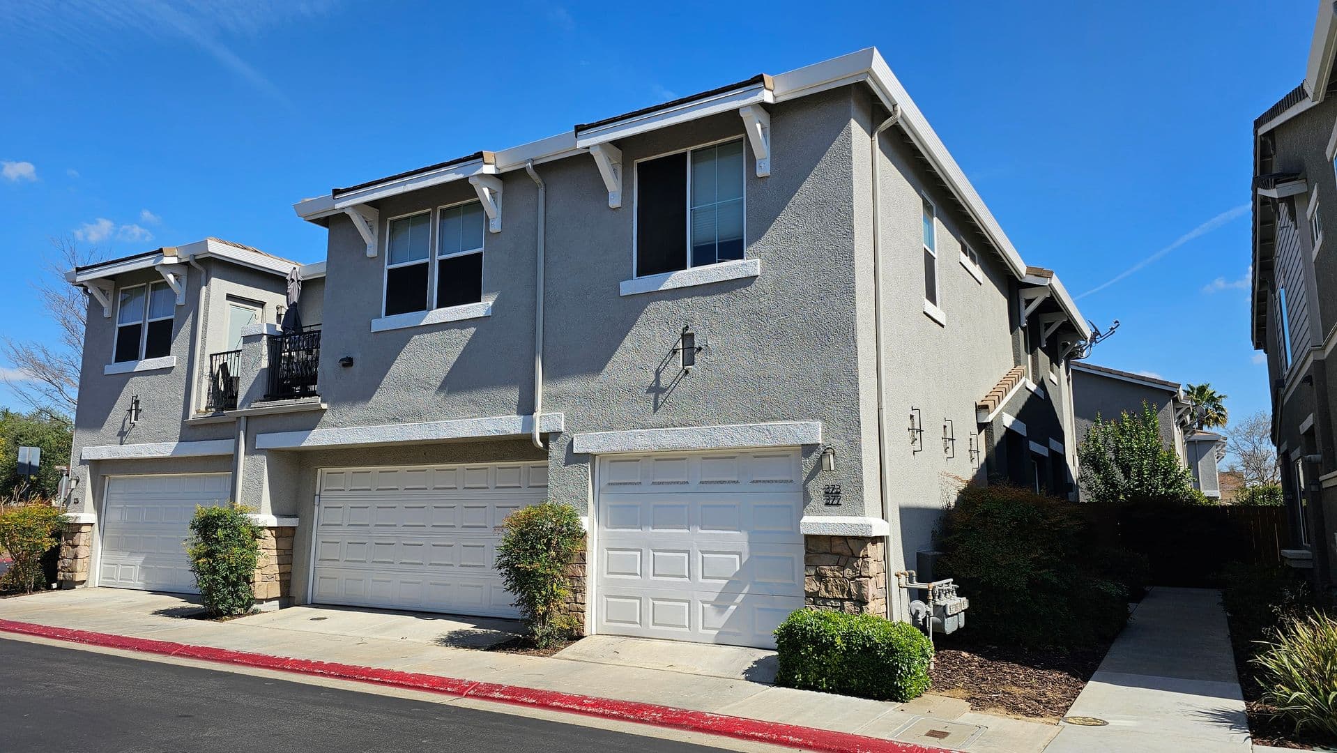 Clovis House: 373 N. Amedeo Lane