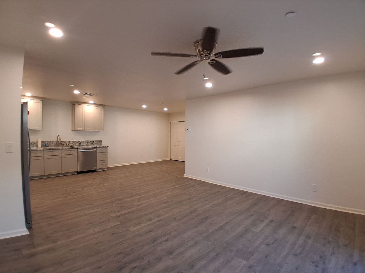 Modesto Apartment: 3016 Lake Park Court