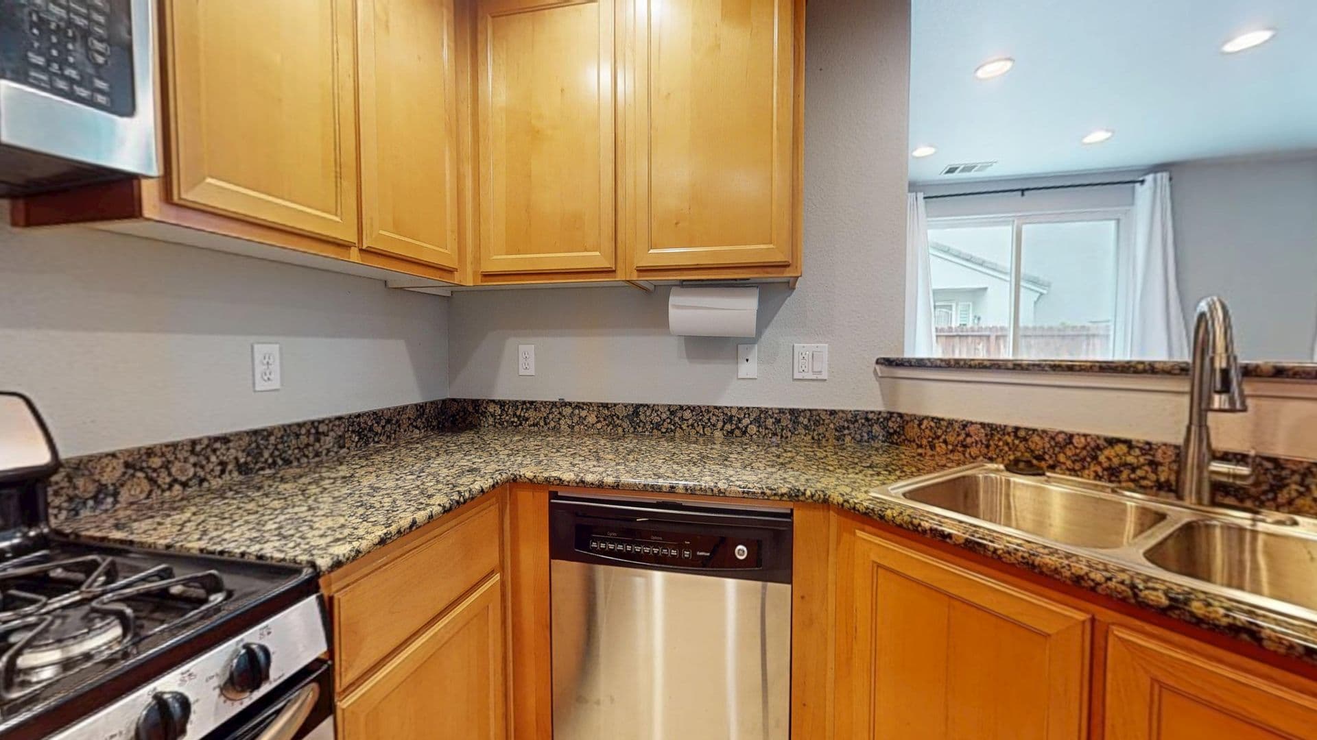 Clovis House: 373 N. Amedeo Lane