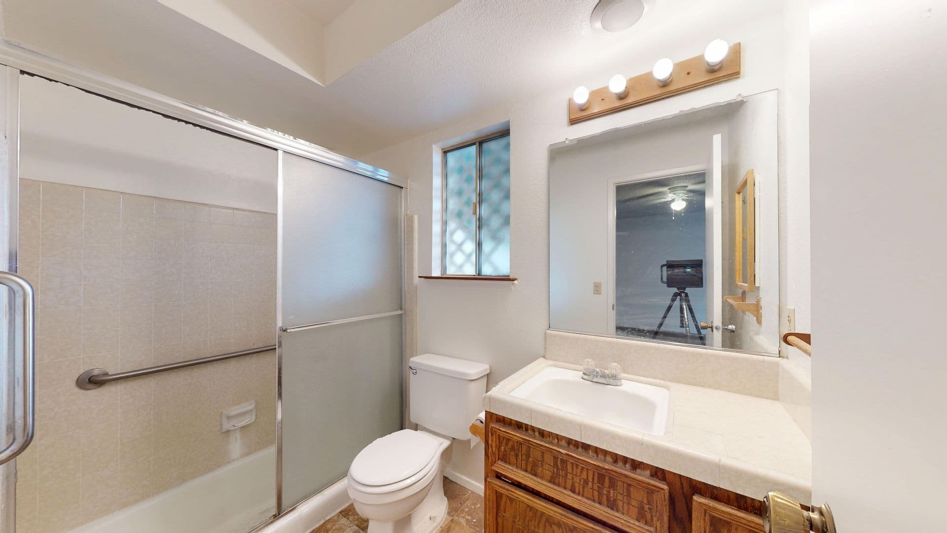 Modesto House: 912 Pennington Place