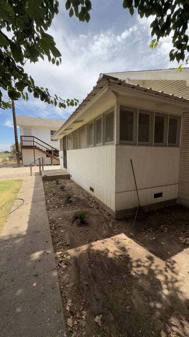 Modesto House: 2619 Maze Blvd