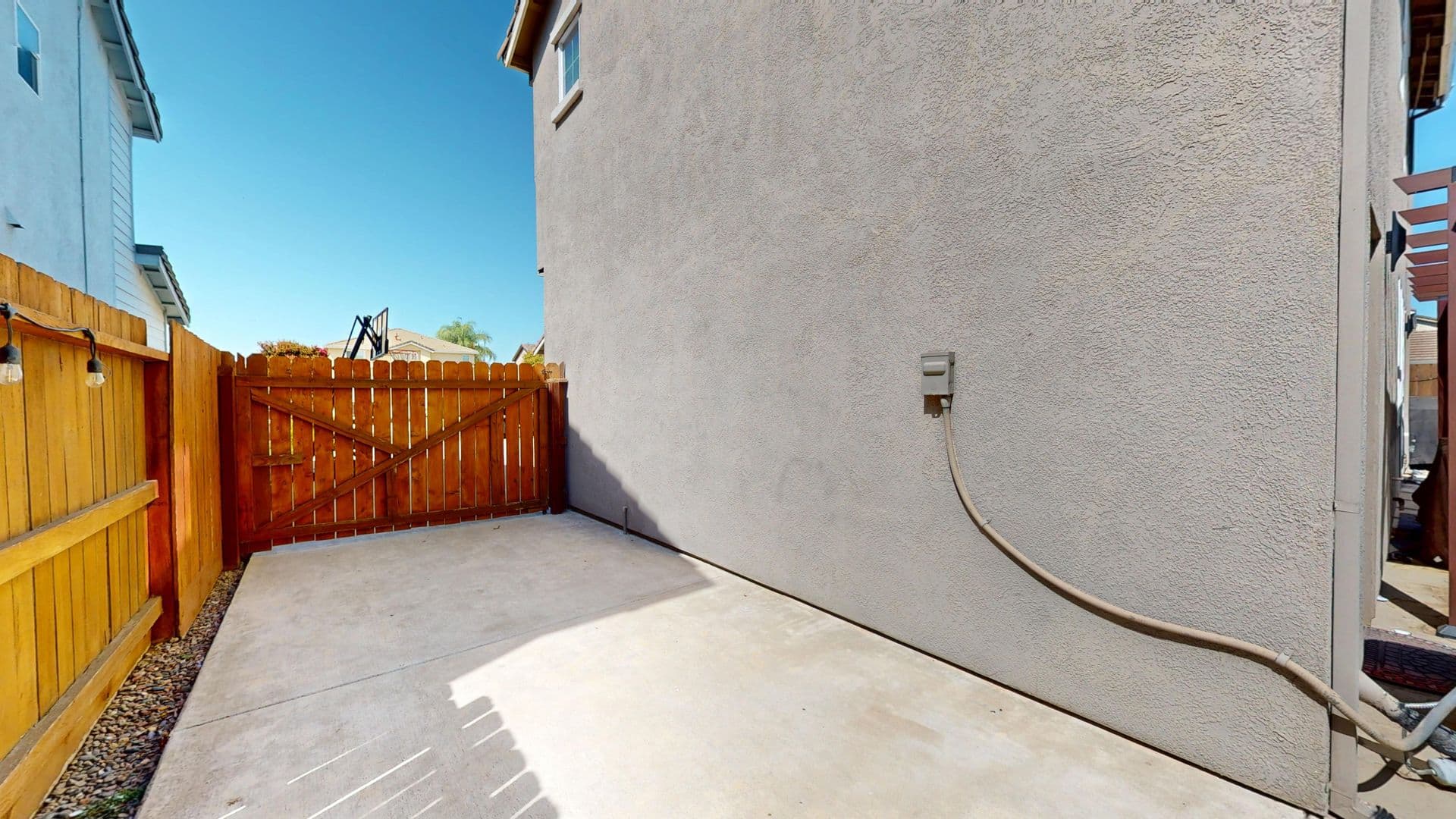 Riverbank House: 5446 Antique Rose Way