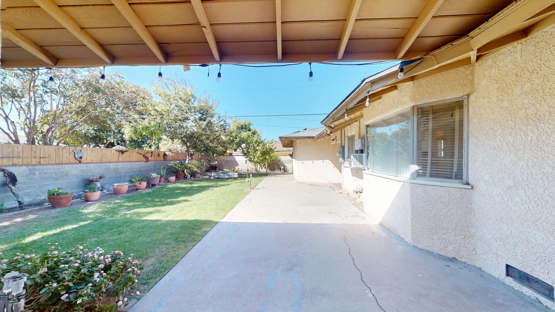 Fresno House: 1495 Adoline Ave