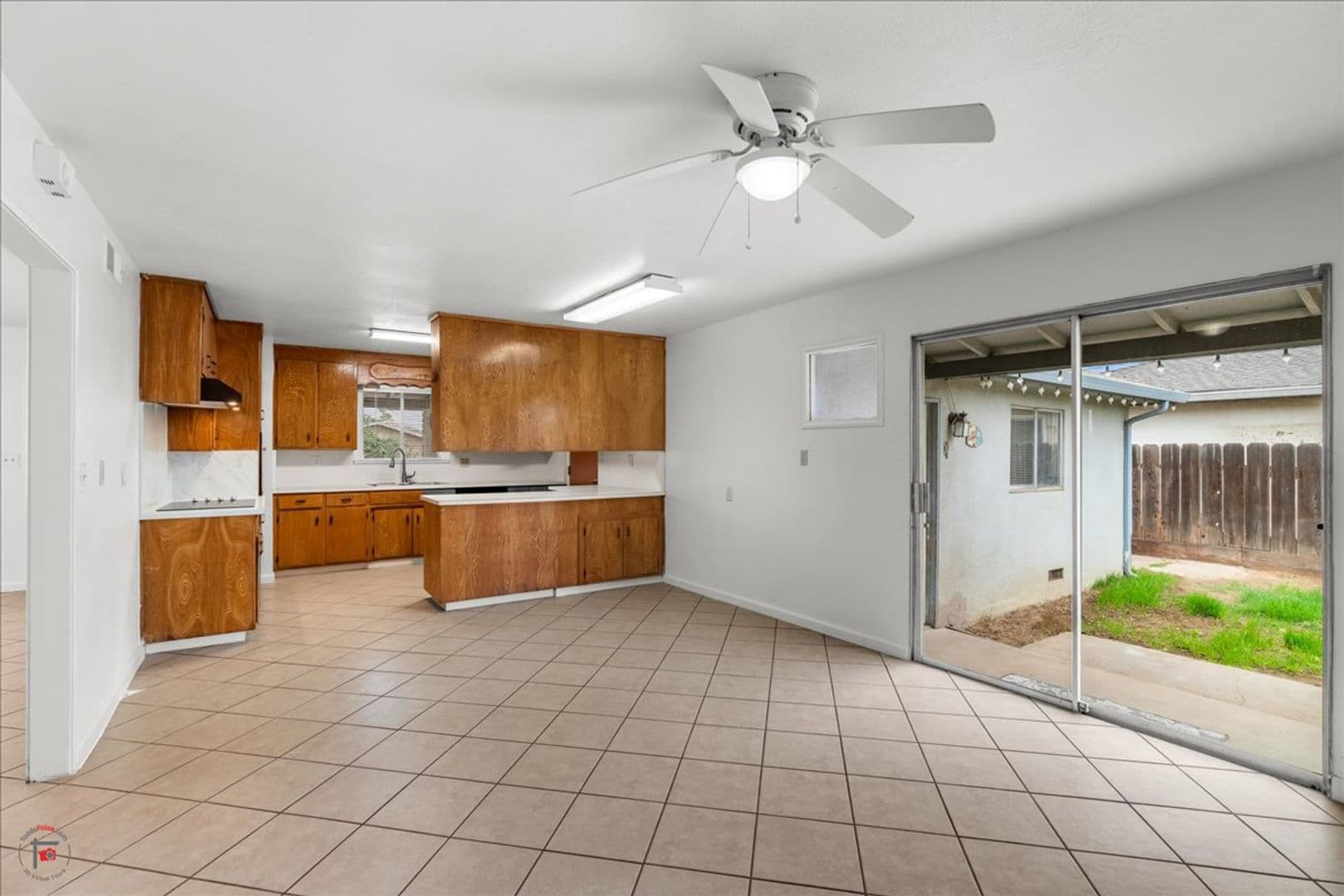 Ripon House: 718 N. Stockton Ave