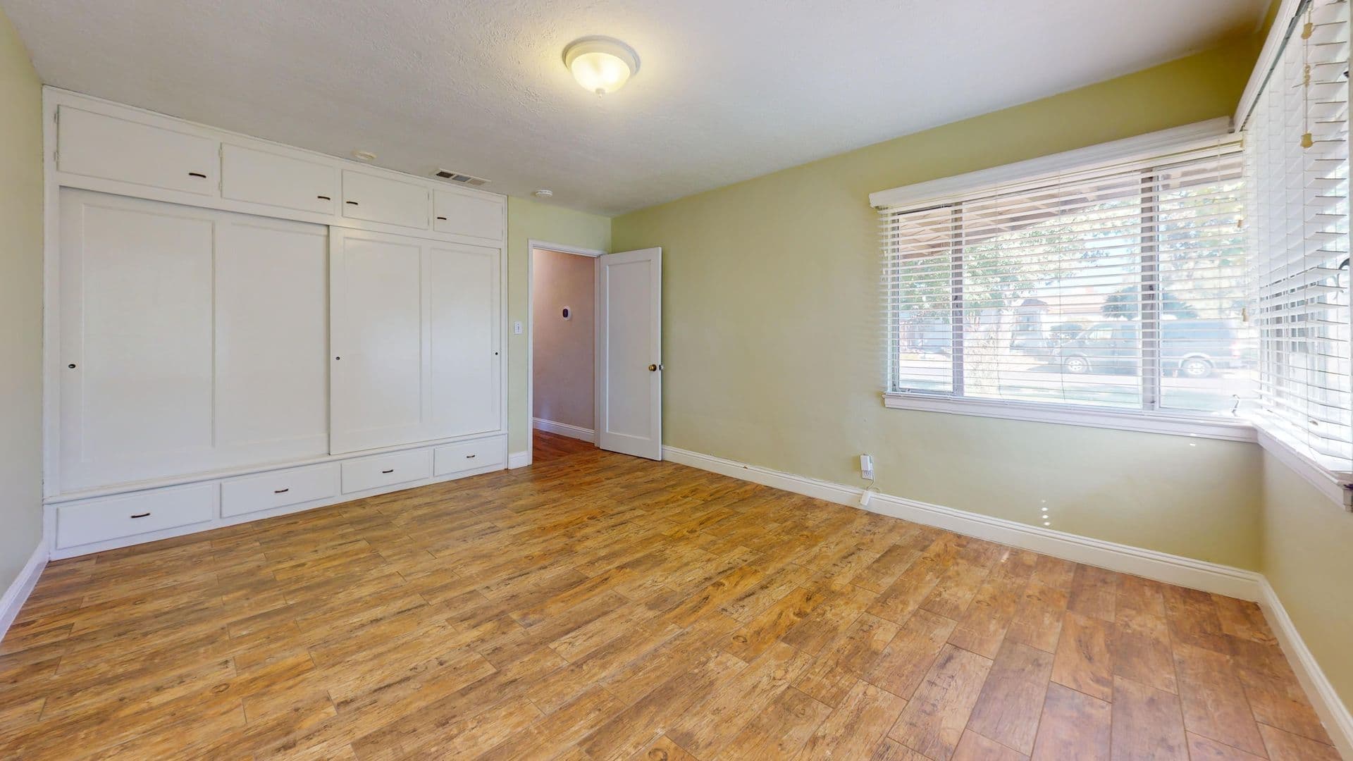 Fresno House: 1495 Adoline Ave