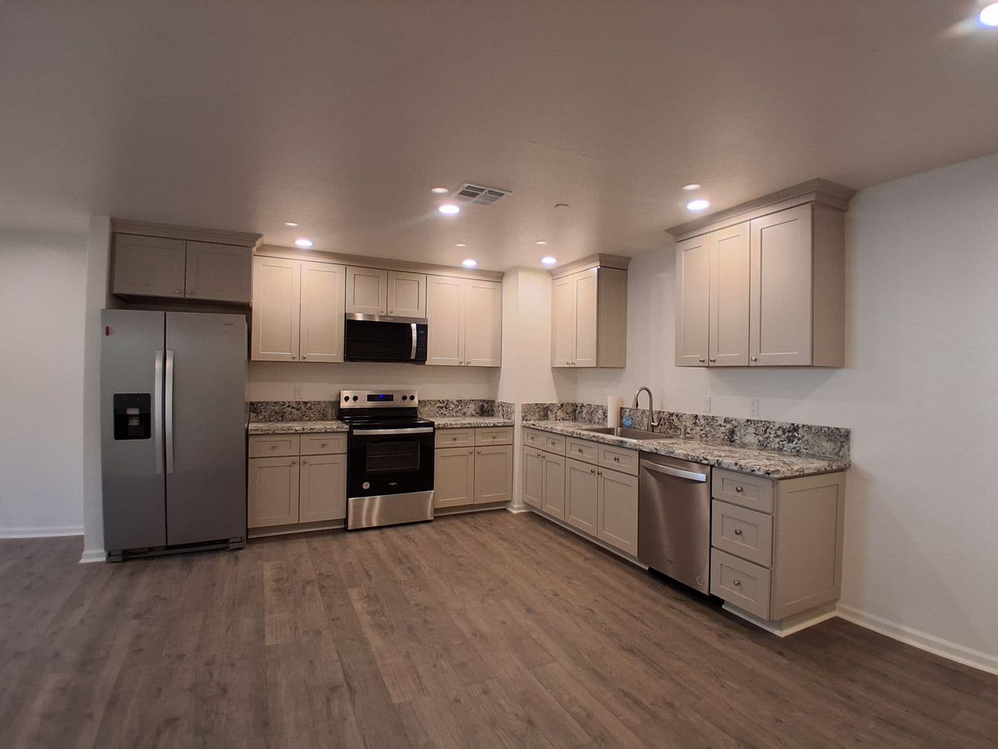 Modesto Apartment: 3016 Lake Park Court
