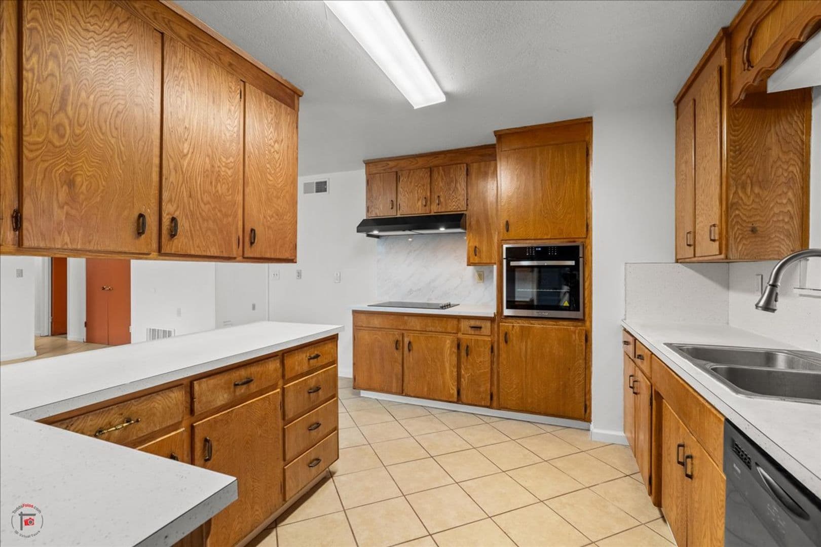 Ripon House: 718 N. Stockton Ave