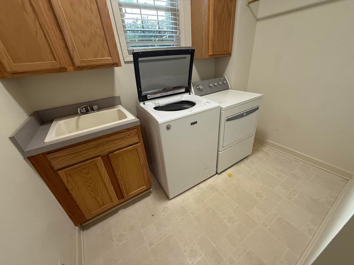 Northville House: 18145 Shoreline Ct