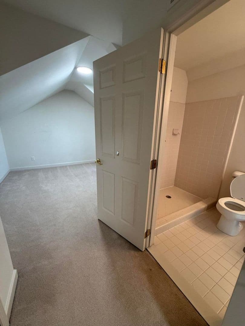 Northville House: 18145 Shoreline Ct