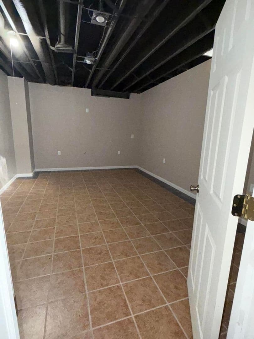 Northville House: 18145 Shoreline Ct