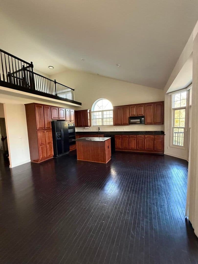 Northville House: 18145 Shoreline Ct