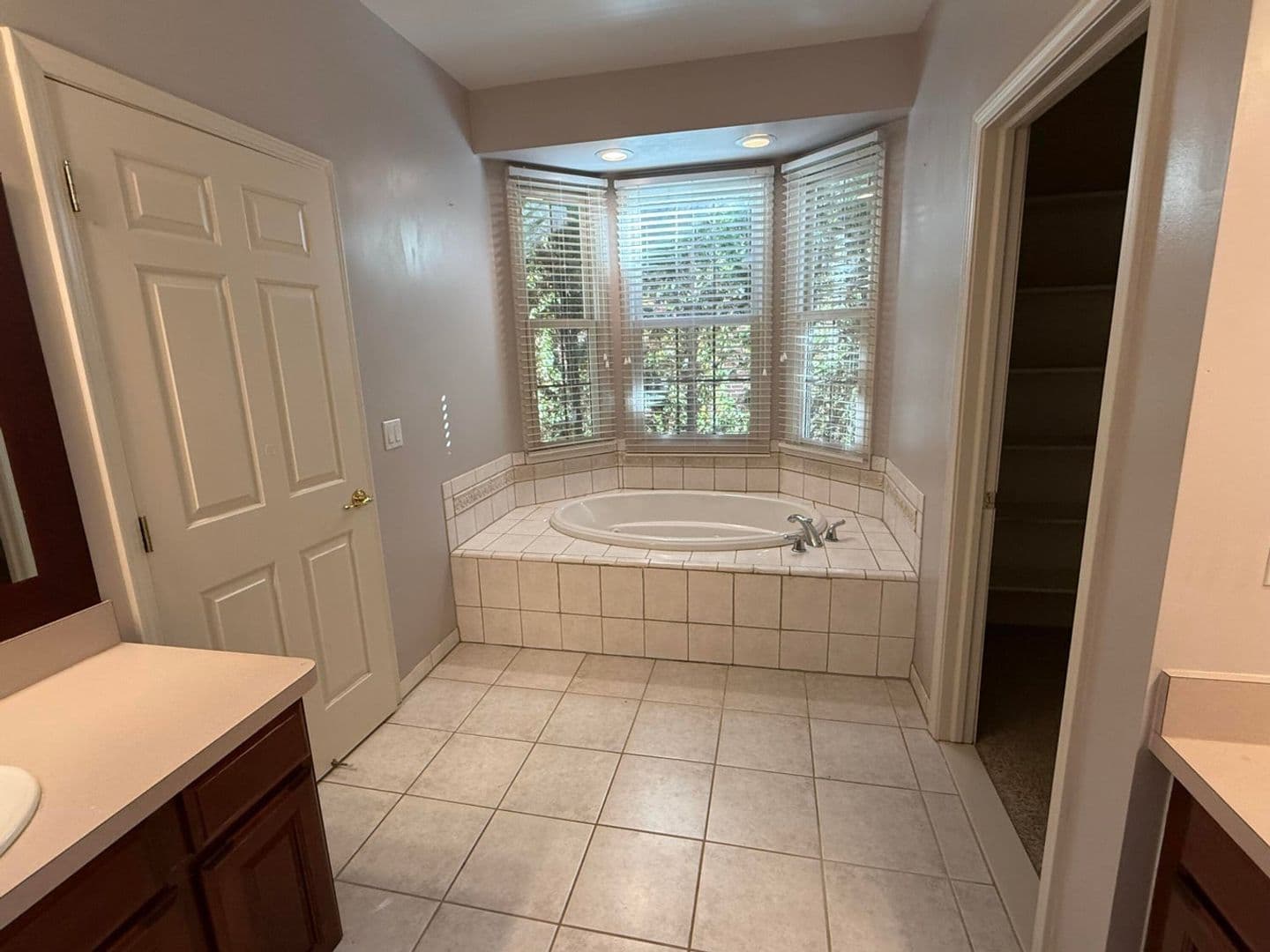 Northville House: 18145 Shoreline Ct
