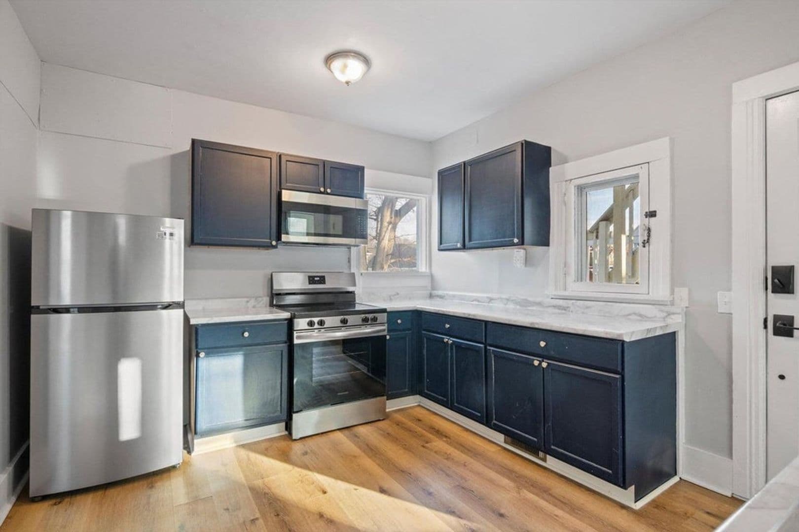 Ypsilanti Apartment: 701 Washtenaw Rd